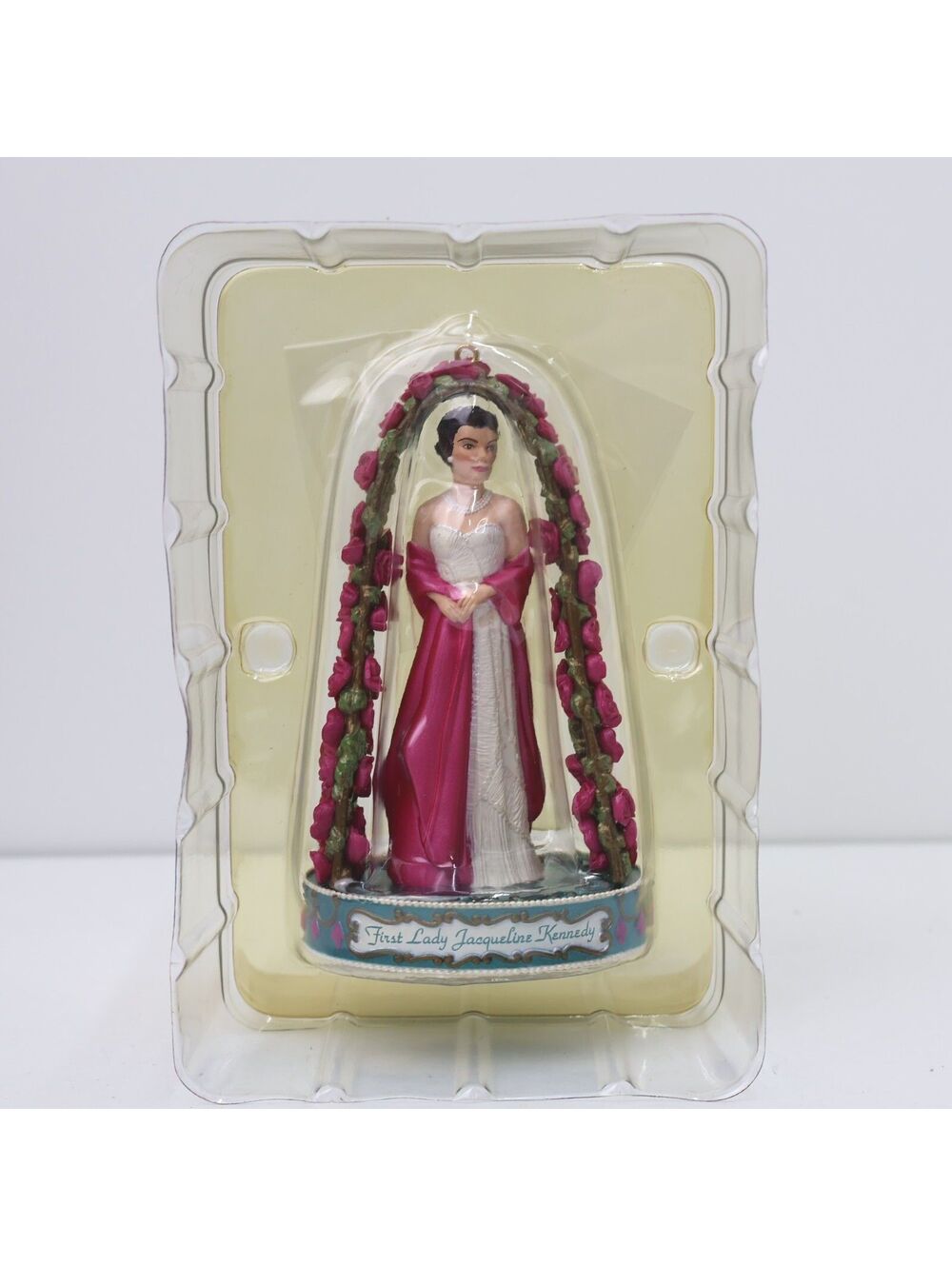 Carlton Cards Heirloom Collection First Lady Jacqueline Kennedy Ornament - Picture 7 of 10